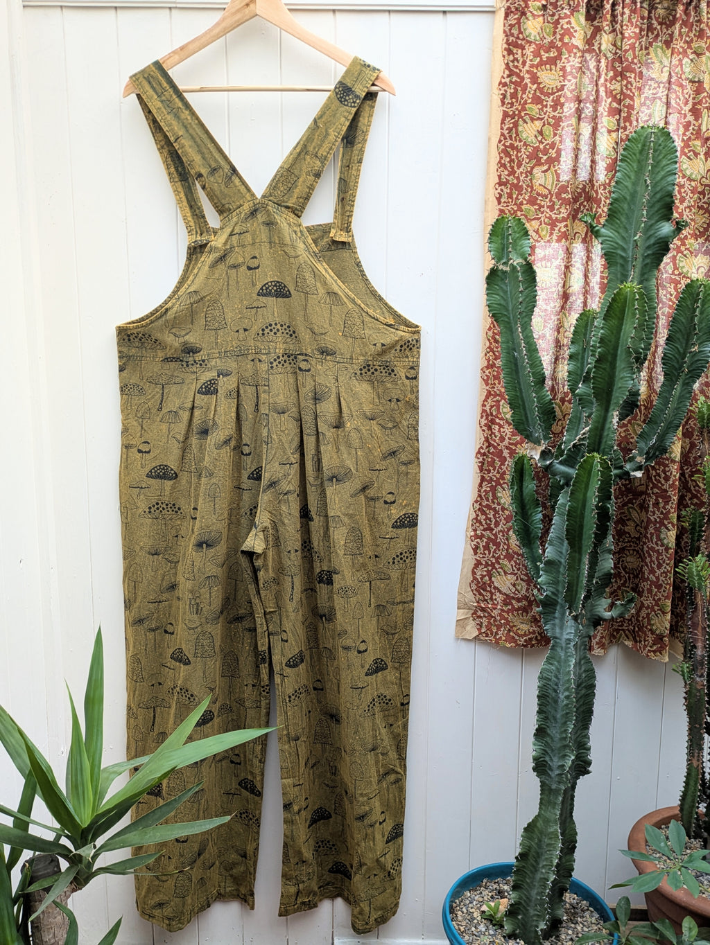 Mushroom Dungarees (Green)